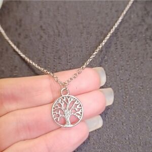 NWT Silver Tone Round Pendant Tree of Life Necklace